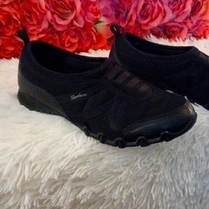 Skechers Slip On Sneakers sz 6